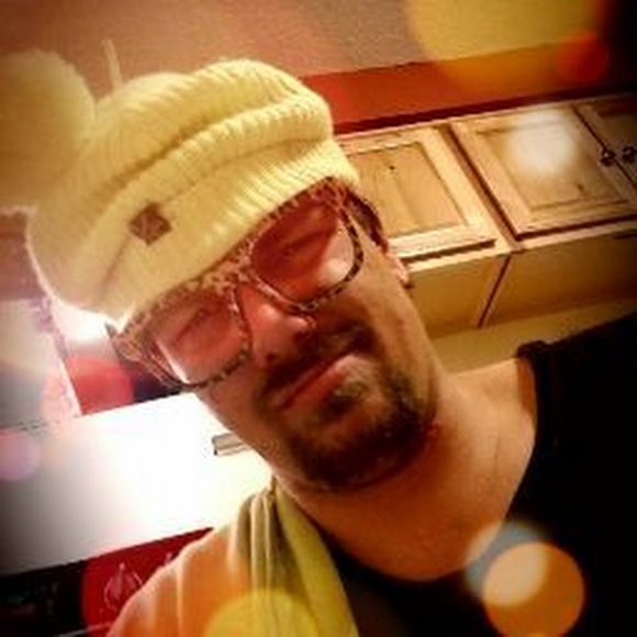 Meet your Posher, Astro - Picture 1 of 1